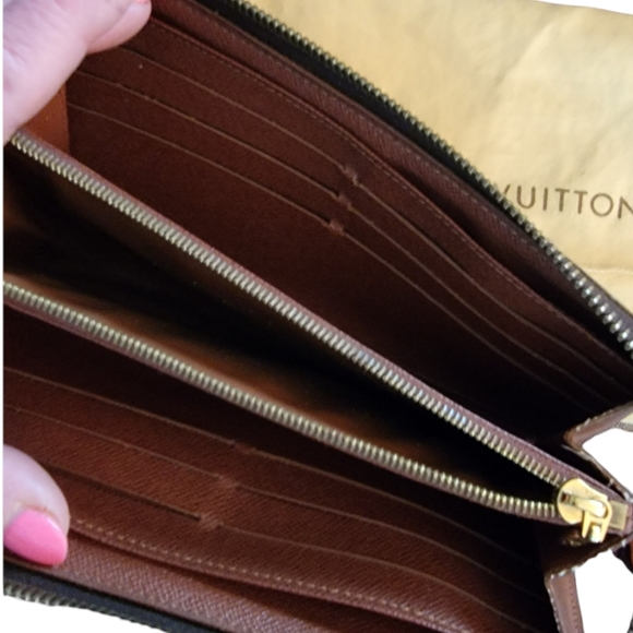 LOUIS VUITTON |  Astrid Long Wallet Clutch Monogram - Picture 9 of 16